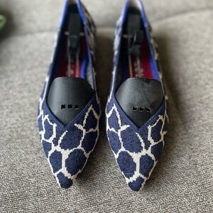 Rothy’s Point Size 7 in Indigo Giraffe